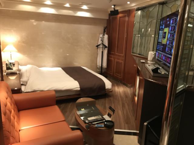 ホテル J-MEX(ジェイメックス)(新宿区/ラブホテル)の写真『405号室 ソファーとベッド』by バリーさん