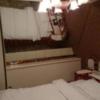 ニューヨーク(武蔵野市/ラブホテル)の写真『401号室、ベッドと鏡。鏡が斜めになっており、凄くよく映って見えます。嬢とのカラミがバッチリ❗くぱぁもしてあげました(*^^*)』by ビデ三郎