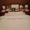 ニューヨーク(武蔵野市/ラブホテル)の写真『401号室、ベッド(枕元は小さい鏡、意外とプレイが映ります)』by ビデ三郎