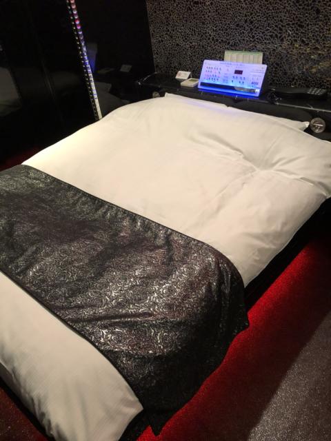 ホテルAVYSS(アビス)(新宿区/ラブホテル)の写真『406号室 ベッド』by サトナカ
