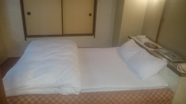 ホテル サミット(江東区/ラブホテル)の写真『206号室　ベッド全景①』by YOSA69