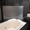 HOTEL PARIS(パリス)(渋谷区/ラブホテル)の写真『206号室お風呂。マットあり。マットの裏にテレビあり。』by へんりく