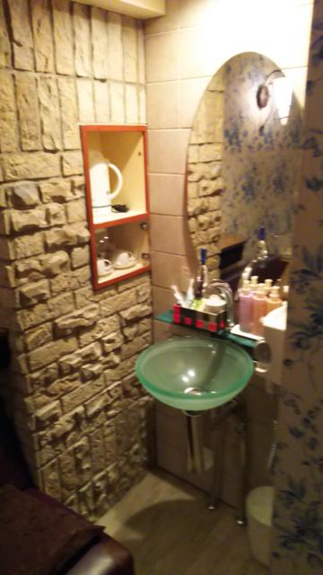 HOTEL ELEGANCE(エレガンス)(渋谷区/ラブホテル)の写真『301号室利用。洗面所は、お洒落で、水栓の形が独特でした。』by キジ