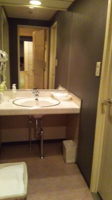 GOLF厚木(厚木市/ラブホテル)の写真『210号室利用。洗面所です。』by キジ