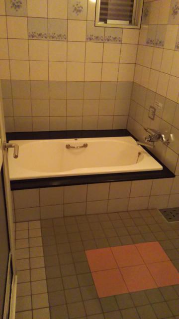 GOLF厚木(厚木市/ラブホテル)の写真『210号室利用。お風呂の写真です。』by キジ