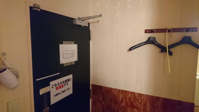 ホテル スターダスト(豊島区/ラブホテル)の写真『401号室 ドア付近(バスルーム入口より)』by クロセ