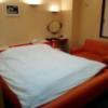 ホテルビバリーヒルズ(千葉市中央区/ラブホテル)の写真『301号室 ベッド』by かーたー