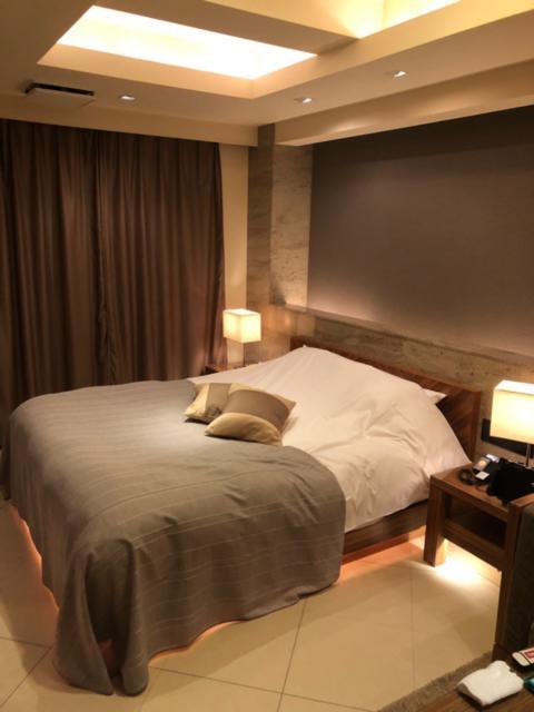 ホテル 現代楽園 町田店(町田市/ラブホテル)の写真『20号室 ベッド』by ホテル