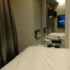 HOTEL THE HOTEL（ホテル　ザ・ホテル）(新宿区/ラブホテル)の写真『33号室 ベッドの枕側の壁が一部鏡張り』by なめろう