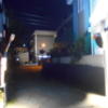 HOTEL TSUBAKI 大和　(ツバキヤマト）(大和市/ラブホテル)の写真『夜の外観（裏口側の車両入り口付近からの遠景）』by もんが～