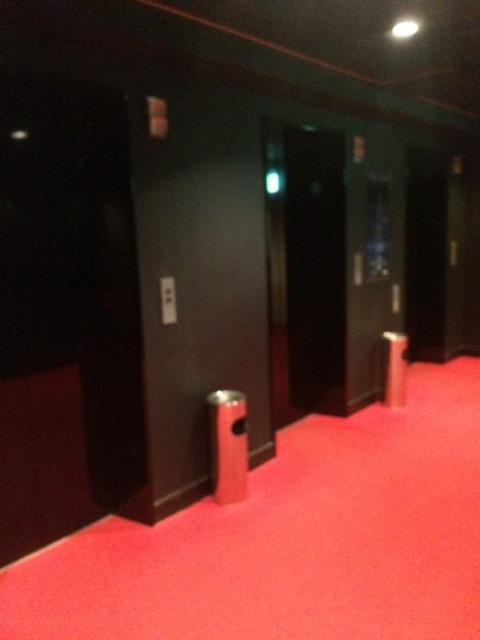 HOTEL O・M・Y （オーエムワイ）(さいたま市大宮区/ラブホテル)の写真『8階エレベーター前 3基あります』by mee