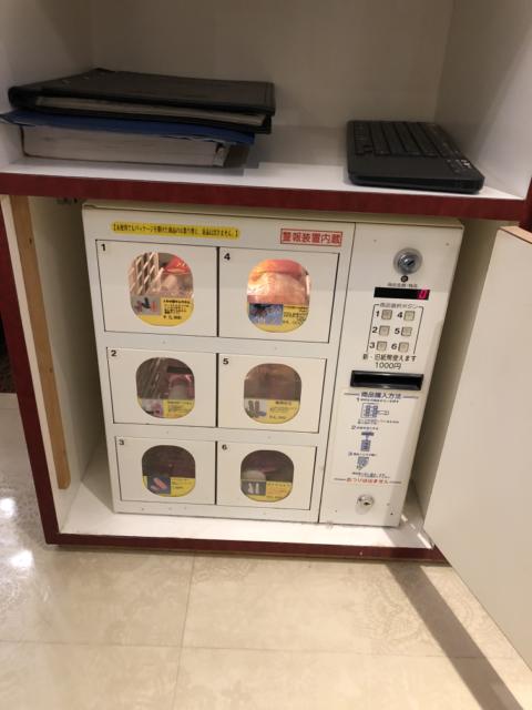HOTEL EXCELLENT(エクセレント)(新宿区/ラブホテル)の写真『203号室 グッズ販売機』by サトナカ