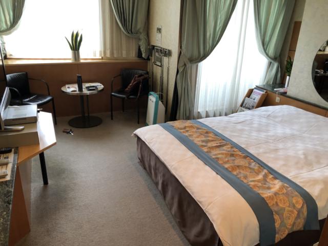 ホテルリバティ(高知市/ラブホテル)の写真『505号室 ベッド』by かずこうち