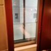 VIGADO（ビガド）(横浜市西区/ラブホテル)の写真『202号室利用。窓は大きく、非常時も安心。』by キジ
