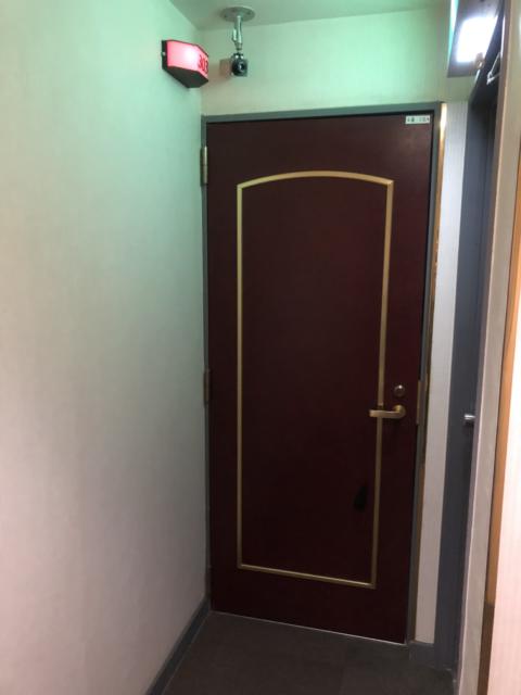 ホテル エル(荒川区/ラブホテル)の写真『303号室、ドア前』by かとう茨城47