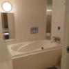 デザインホテル ミスト(横浜市中区/ラブホテル)の写真『403号室 洗面所の右手にバスルーム。バスタブ』by なめろう