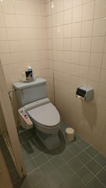 デザインホテル ミスト(横浜市中区/ラブホテル)の写真『403号室 トイレ』by なめろう