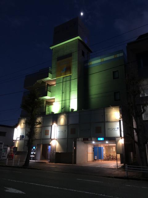 湘南シレーヌ(平塚市/ラブホテル)の写真『夜の外観』by サトナカ