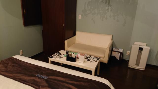Annex in Kojo(相模原市/ラブホテル)の写真『403号室　ソファー』by iwo