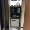 HOTEL GRASSINO URBAN RESORT(立川市/ラブホテル)の写真『303号室  入口ドア(内側)　玄関に冷蔵庫＆電子レンジ等がある。』by 140キロの坊主