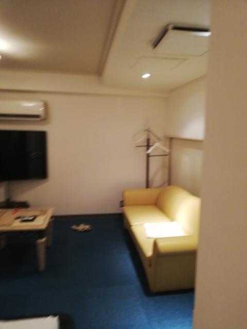HOTEL Sun（サン）(新宿区/ラブホテル)の写真『210号室　ベッド反対側』by ところてんえもん