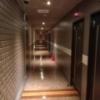 GOLF横須賀(横須賀市/ラブホテル)の写真『203号室利用。二階の廊下です。』by キジ