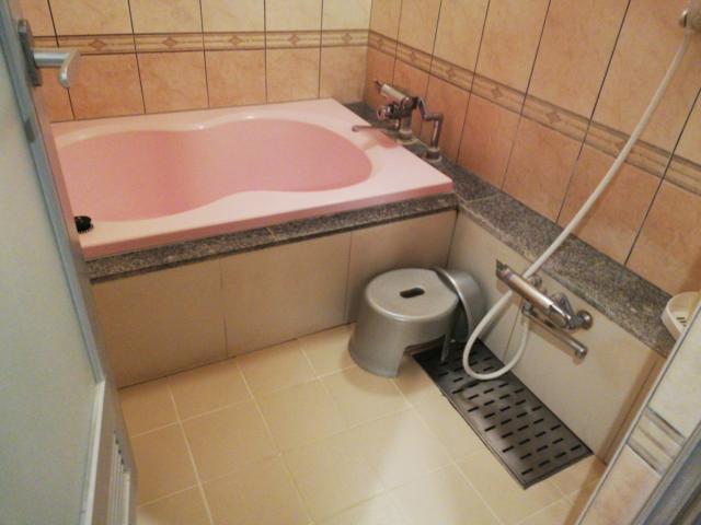 HOTEL アムール(台東区/ラブホテル)の写真『浴室もそこそこの広さです（305号室)』by 愛だけでできている