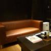 HOTEL AILU(アイル)(豊島区/ラブホテル)の写真『205号室（ソファ）』by 格付屋