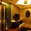HOTEL AILU(アイル)(豊島区/ラブホテル)の写真『205号室（入口横から部屋奥）』by 格付屋
