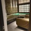 HOTEL Marrakech(マラケッシュ)(高崎市/ラブホテル)の写真『208号室　入口から　階段右側が　浴室とプール』by 土々呂