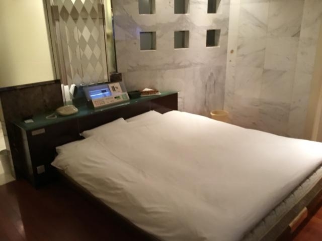アミー(豊島区/ラブホテル)の写真『414号室、部屋もベッドも風呂場もとても清潔です広くて優雅な気分を味わうことが出来ました。』by エロイカマンダム