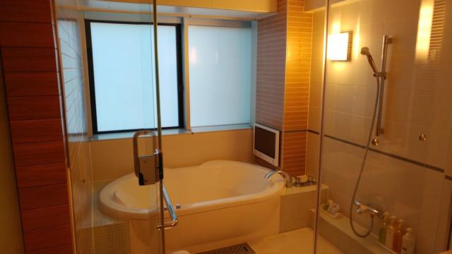 アペルト(豊島区/ラブホテル)の写真『801号室 浴室』by 来栖