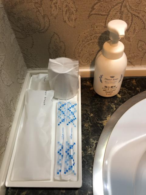HOTEL アムール(台東区/ラブホテル)の写真『201号室 歯ブラシは歯磨き粉が練りこまれたやつ。』by みこすりはん