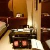 HOTEL GRASSINO URBAN RESORT(立川市/ラブホテル)の写真『320号室 　和室テーブル＆ベッド』by 140キロの坊主