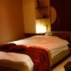 HOTEL GRASSINO URBAN RESORT(立川市/ラブホテル)の写真『320号室  ベッド』by 140キロの坊主