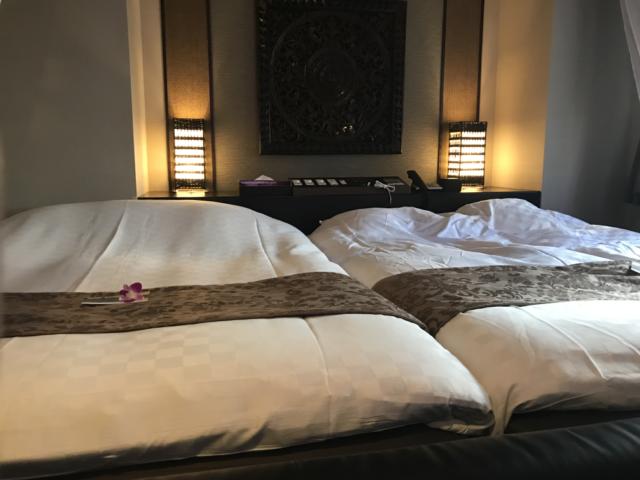 ホテルバリアンリゾート東新宿店(新宿区/ラブホテル)の写真『943号室 クイーンサイズのベッドが二つ』by ずんどこ