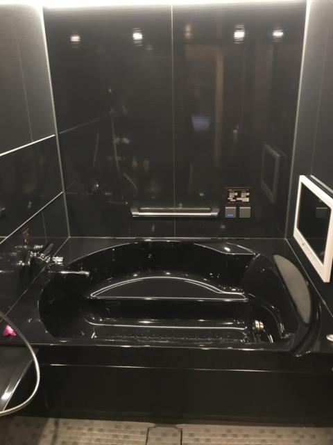 ホテルバリアンリゾート東新宿店(新宿区/ラブホテル)の写真『943号室 屋内の浴槽』by ずんどこ