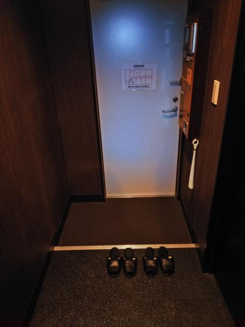 HOTEL ザ・ウエスト(八王子市/ラブホテル)の写真『101号室・玄関』by 郷ひろし（運営スタッフ）