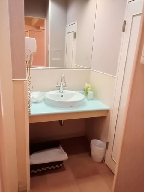 GOLF大和(大和市/ラブホテル)の写真『321号室利用。部屋の洗面所です。意外と綺麗です。』by キジ