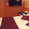 HOTEL SULATA渋谷道玄坂(渋谷区/ラブホテル)の写真『206号室 ベッドの右横の壁にテレビ』by なめろう