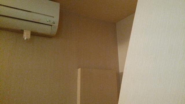 レンタルルーム ROOMS(新宿区/ラブホテル)の写真『15号室の側面の壁』by 上戸 信二