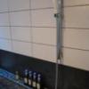 HOTEL AILU(アイル)(豊島区/ラブホテル)の写真『606号室（シャワー部分。ヘッドは壁向きでした。スライド固定式）』by 格付屋
