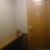 ホテル バリアンリゾート錦糸町店(墨田区/ラブホテル)の写真『304号室　玄関からの部屋扉方向の景色（左の棚も荷物置きに便利で、広い玄関です。）』by YOSA69