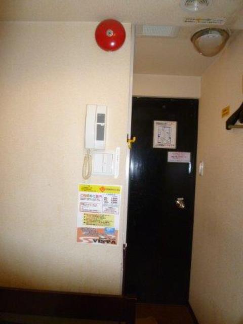 レンタルルーム ビスタ(新宿区/ラブホテル)の写真『7号室（部屋奥から入口方向）』by 格付屋