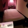HOTEL Amethyst（アメジスト）(豊島区/ラブホテル)の写真『602号室　　2時間休憩3000円。深夜利用です。部屋はかなり狭かった。部屋の半分はベッドな感じ。お風呂も狭め。安いから仕方ないかな。』by ゆうくん