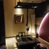 HOTEL GRASSINO URBAN RESORT(立川市/ラブホテル)の写真『402号室　テーブル』by 140キロの坊主