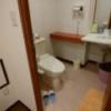 ホテルLALA33(豊島区/ラブホテル)の写真『301 洗面所と一体のトイレ』by ゆかるん