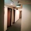 ホテル エスター(横浜市中区/ラブホテル)の写真『306号室利用。受付は有人対面ﾀｲﾌﾟで撮影は不可。3階の廊下です。』by キジ