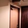 ホテル エスター(横浜市中区/ラブホテル)の写真『306号室利用。部屋の入口。角部屋です。』by キジ