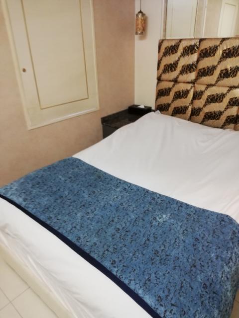 HOTEL Kocona（ココナ）(豊島区/ラブホテル)の写真『305号室　ベッド』by ところてんえもん